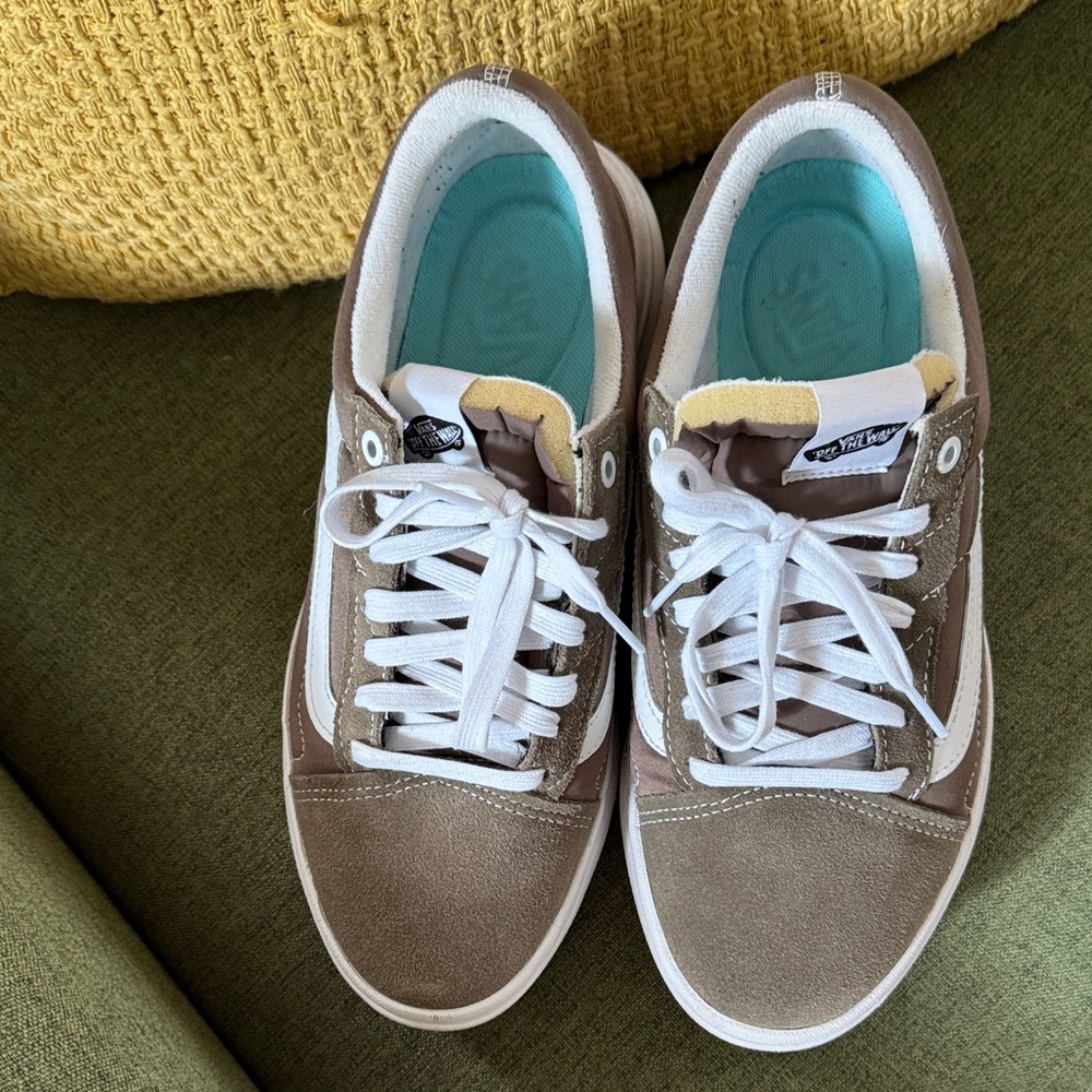 Vans Women's Taupe and White Platform Old Skool Sneakers - Picture 2 of 6